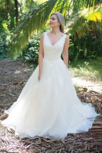 Alternative and unique summer wedding dresses in Stratford-Upon-Avon, England