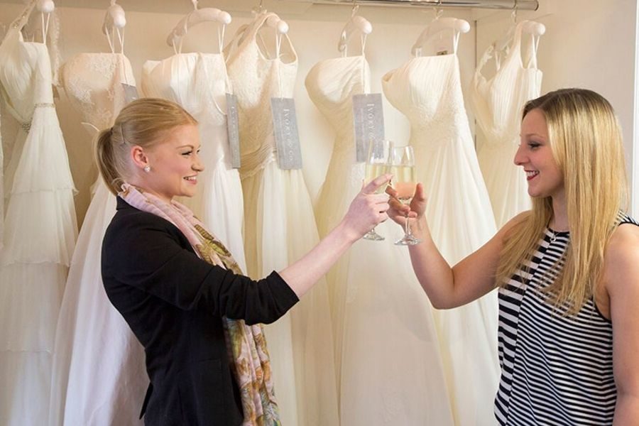 Boho Bride’s Top Tips to Wedding Gown Shopping