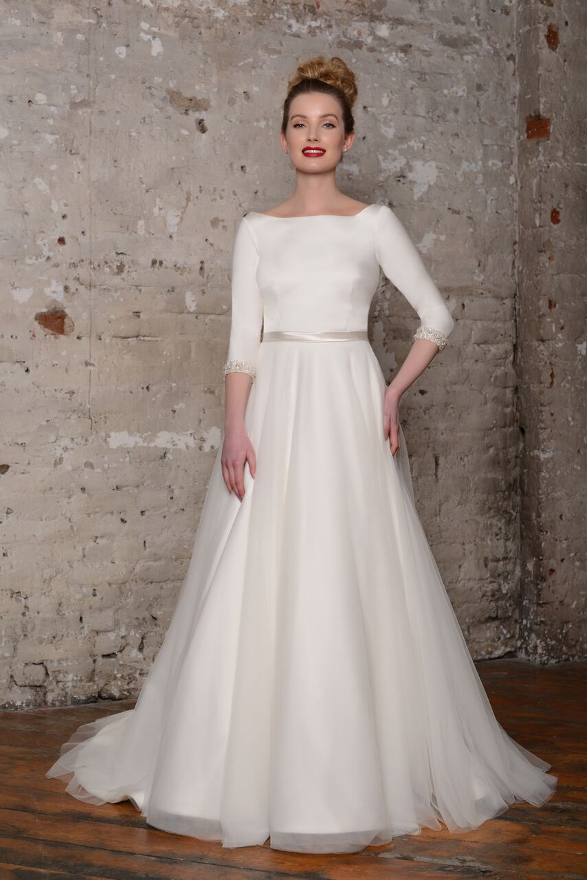 Wedding dresses for a woman in her clearance 40's