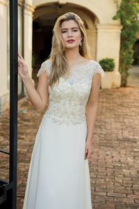 Screen Siren by Ivory and Co flattering wedding dresses with a lace back in Warwickshire