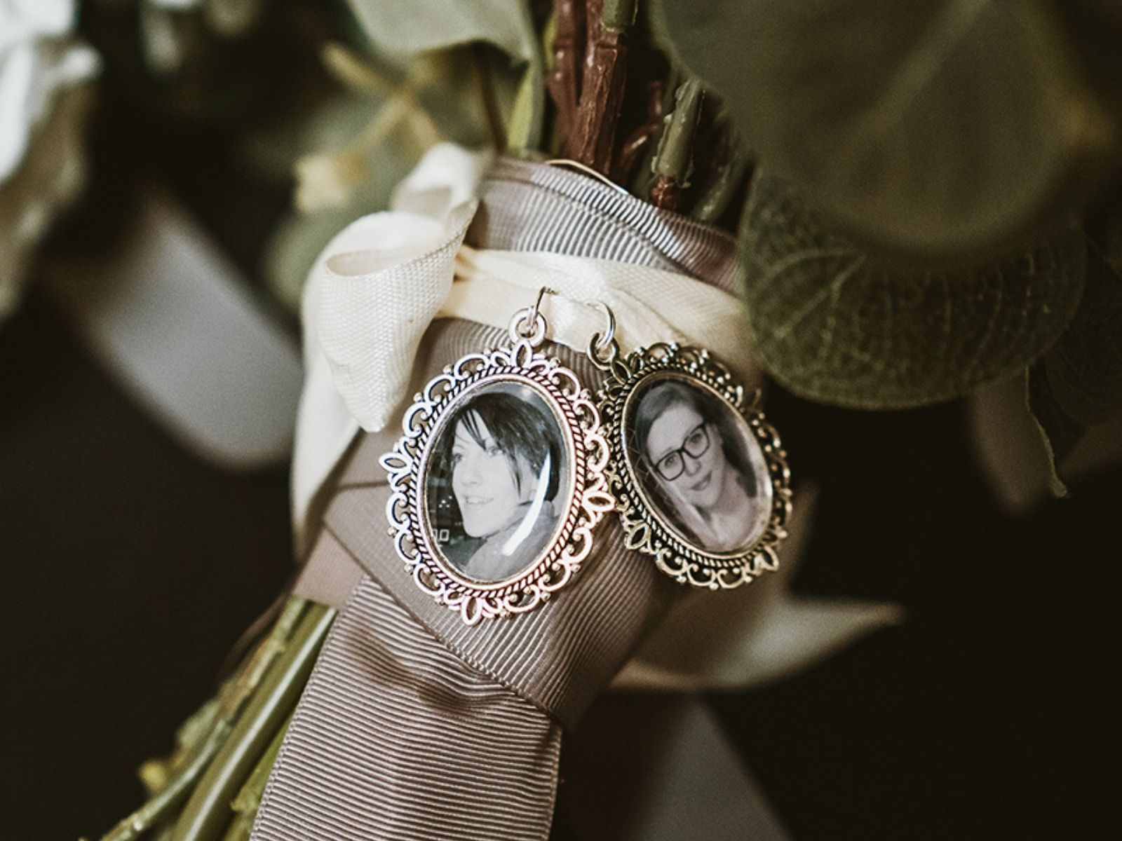 Personalised locket attached to wedding bouquet