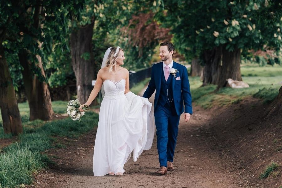 Boho Bride Lisa’s Stunning (and Stress-Free!) Barn Wedding