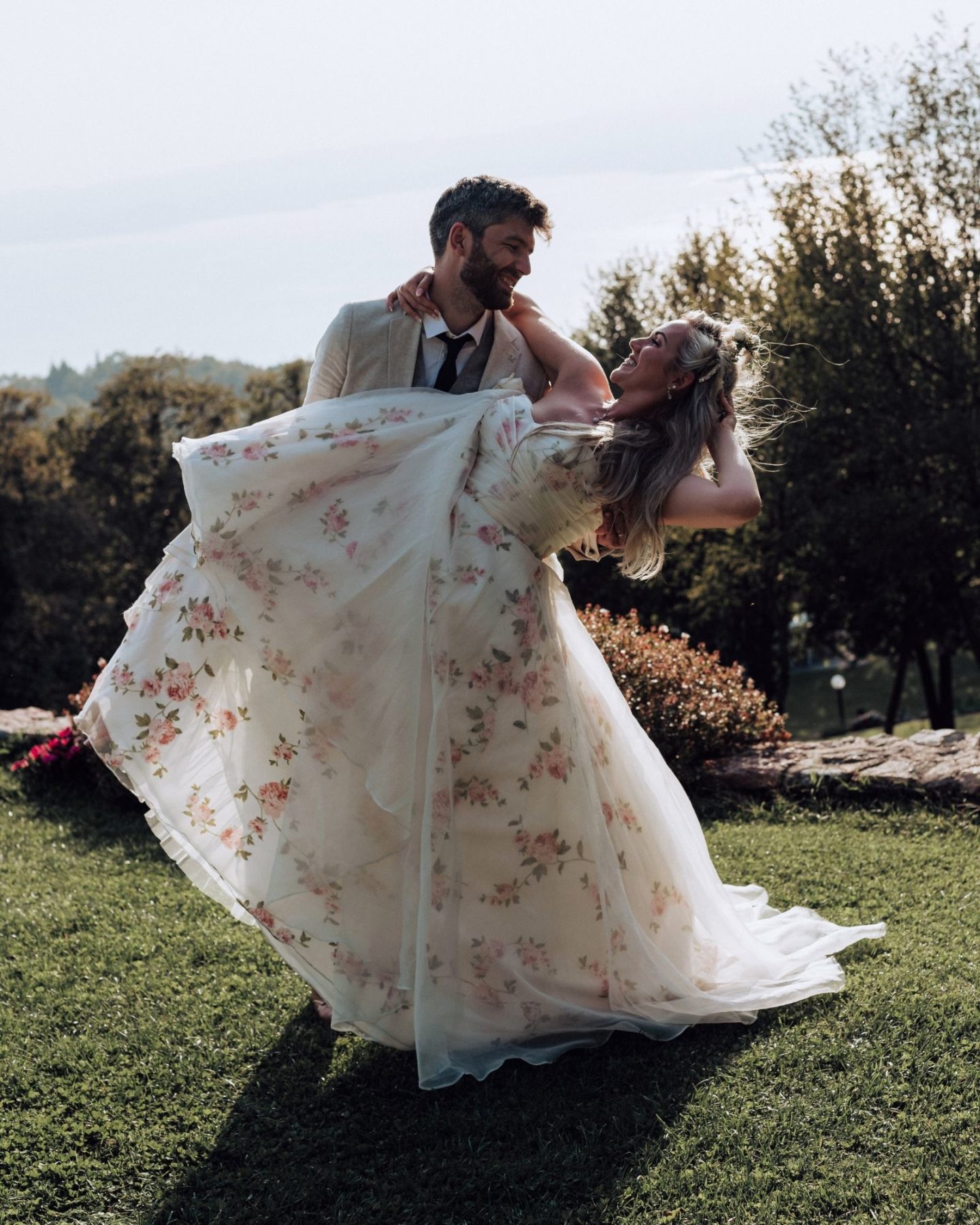 Vintage boho wedding dress with roses 